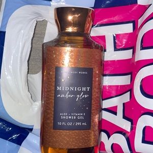 Midnight Amber glow, aloe plus vitamin E shower gel